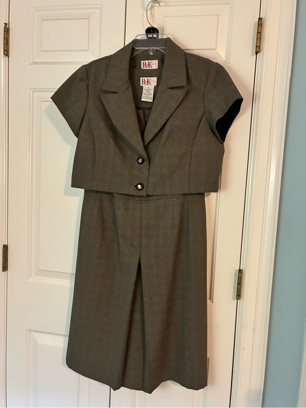 R&K OriginalWomen’s 2-Piece Taupe Skirt Suit - Short Sleeve Blazer & dress Sz12
